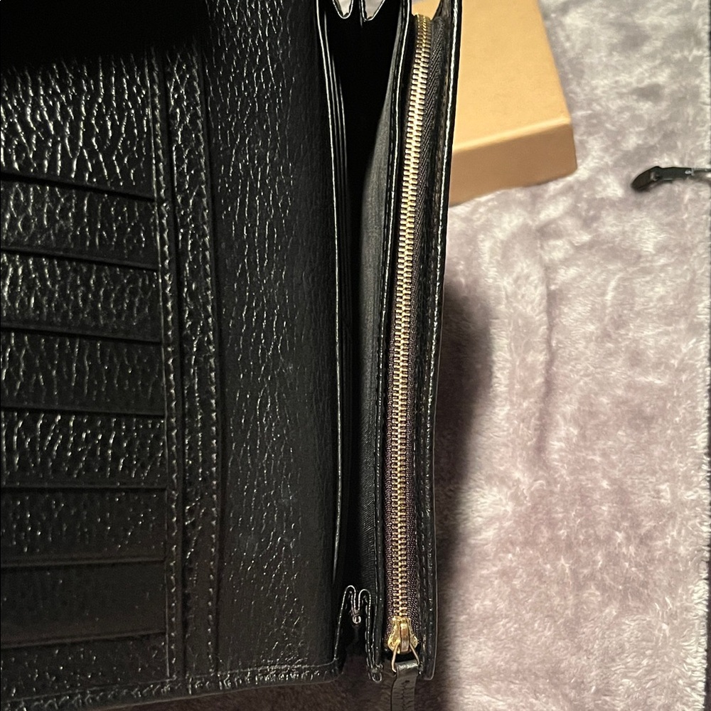 Gucci Black Pebbled Leather Wallet with Gold Stamp - Picture 12 of 12